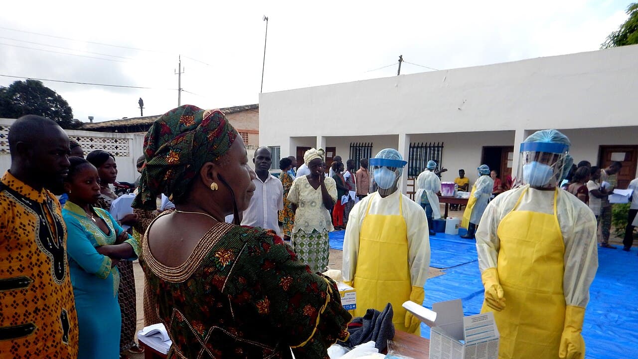 Personnel de santé en équipement de protection