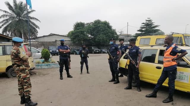 Des agents de la Police nationale congolaise lors d'une session de formation à Kinshasa.