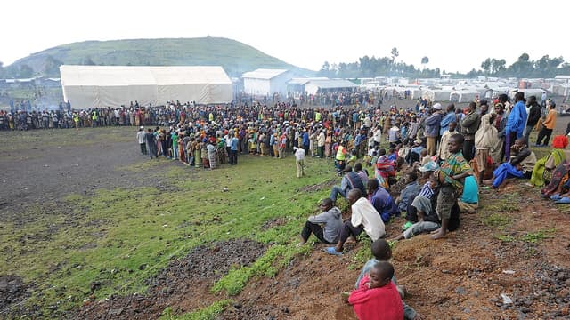 Distribution humanitaire à des déplacés en RDC