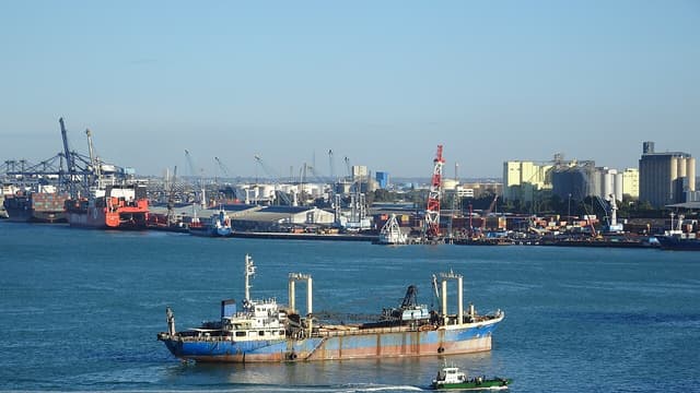 Le port de Dar es Salam traite le fret congolais en deux jours selon Julien Paluku