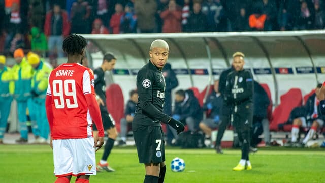 Mbappé retrouve le chemin des filets sur penalty et se rapproche de Raphinha