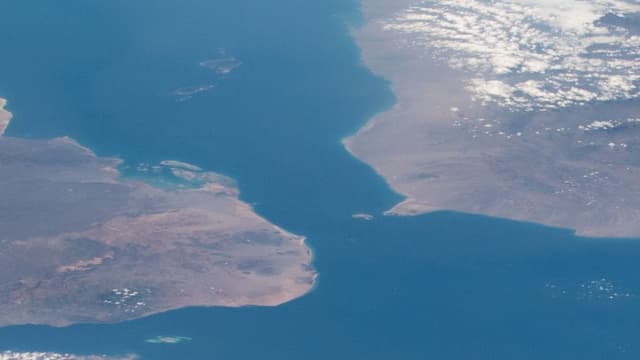 Tensions à Bab-el-Mandeb : les armateurs repensent leurs routes maritimes