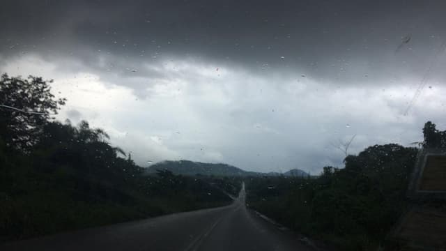 Cameroun : la route Douala-Yaoundé dégradée, sept heures pour 230 kilomètres