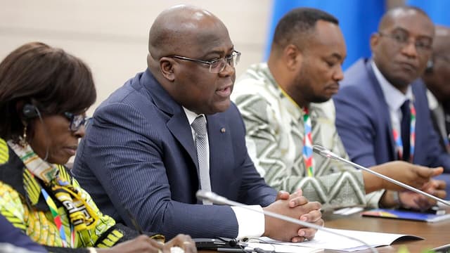 Sommet Russie-Afrique et budget 2027 : Tshisekedi plaide pour la paix, Suminwa présente 56 930 milliards CDF