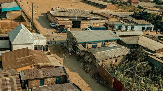 Floribert Anzuluni présente à Ndayishimiye l'avancement du processus de reddition des FDLR