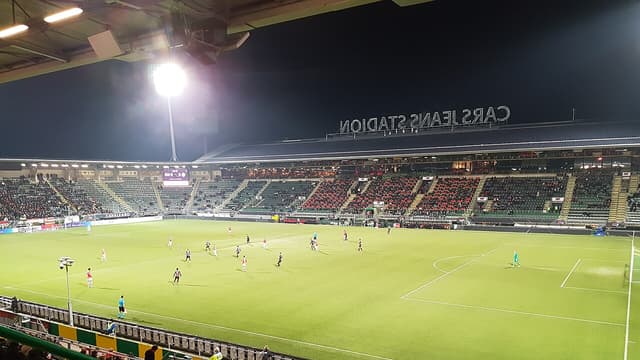 Kees Smit, milieu offensif néerlandais de 20 ans, est en négociation pour renouveler son contrat avec l'AZ Alkmaar jusqu'en 2030, selon Mundo Deportivo. Le joueur, lié au club néerlandais jusqu'en jui