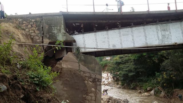 Effondrement d'un pont à Uvira : circulation perturbée entre Mulongwe et Kavimvira