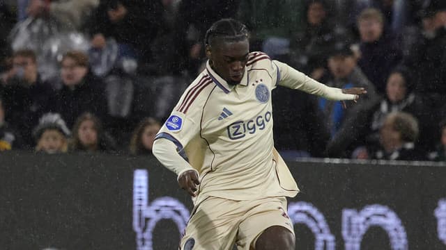 Jorthy Mokio inscrit un doublé avec l'Ajax Amsterdam face à Groningue