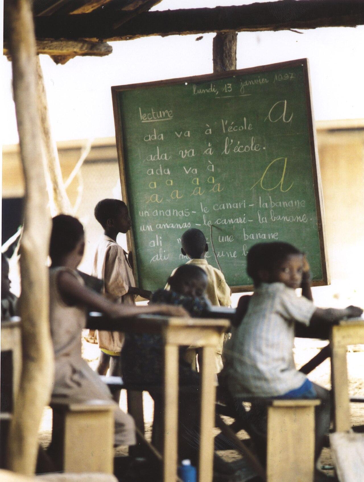 Élèves dans une salle de classe