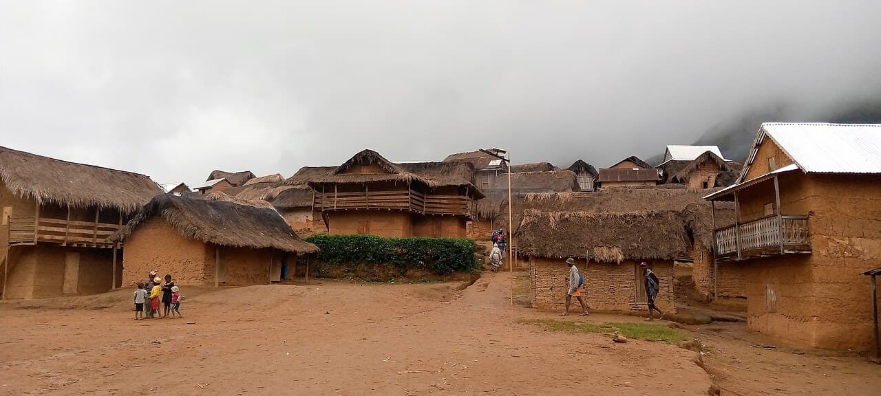Madagascar : 37 enfants morts dans une double épidémie de rougeole et de paludisme à Ifanadiana
