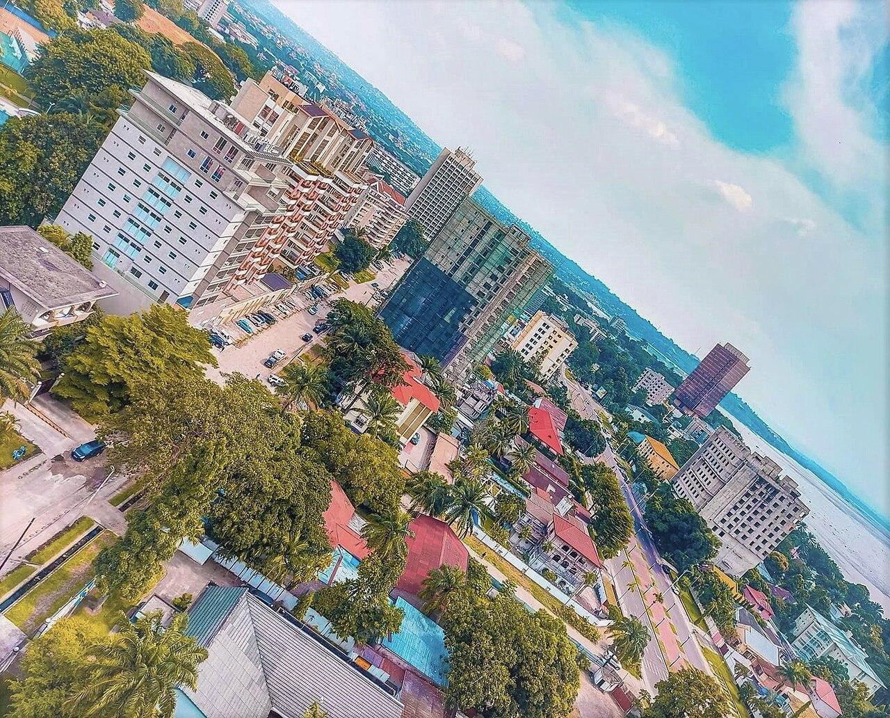 Kinshasa : quatre plans en cinquante ans et 88 % de rues en terre