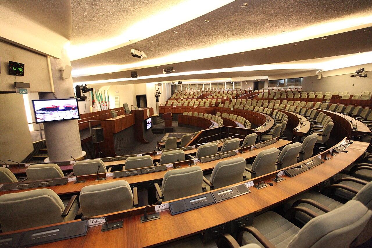 Le Parlement algérien convoqué en urgence pour une possible intervention au Niger