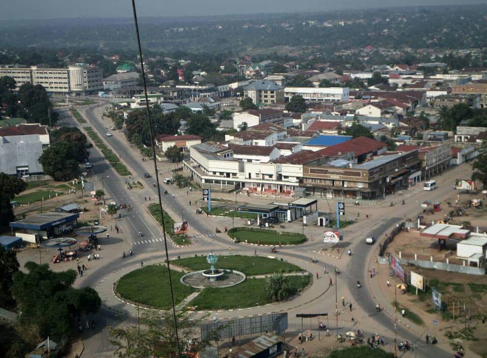 Congo-Kinshasa : Willy Makolo affirme que les chenilles contiennent plus de protéines que la viande de boeuf