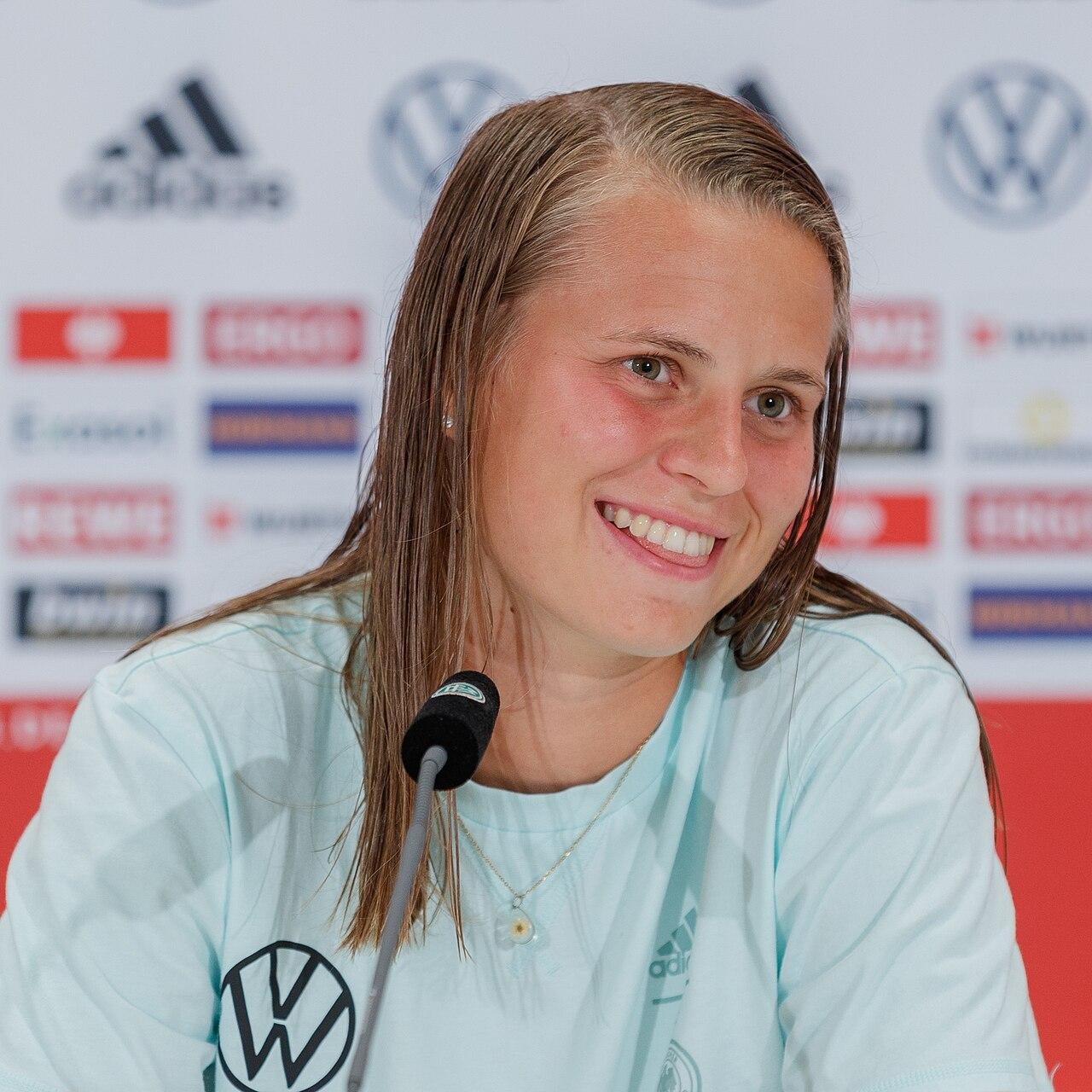 Klara Bühl laisse la porte ouverte au Barça, le Bayern Munich sous pression