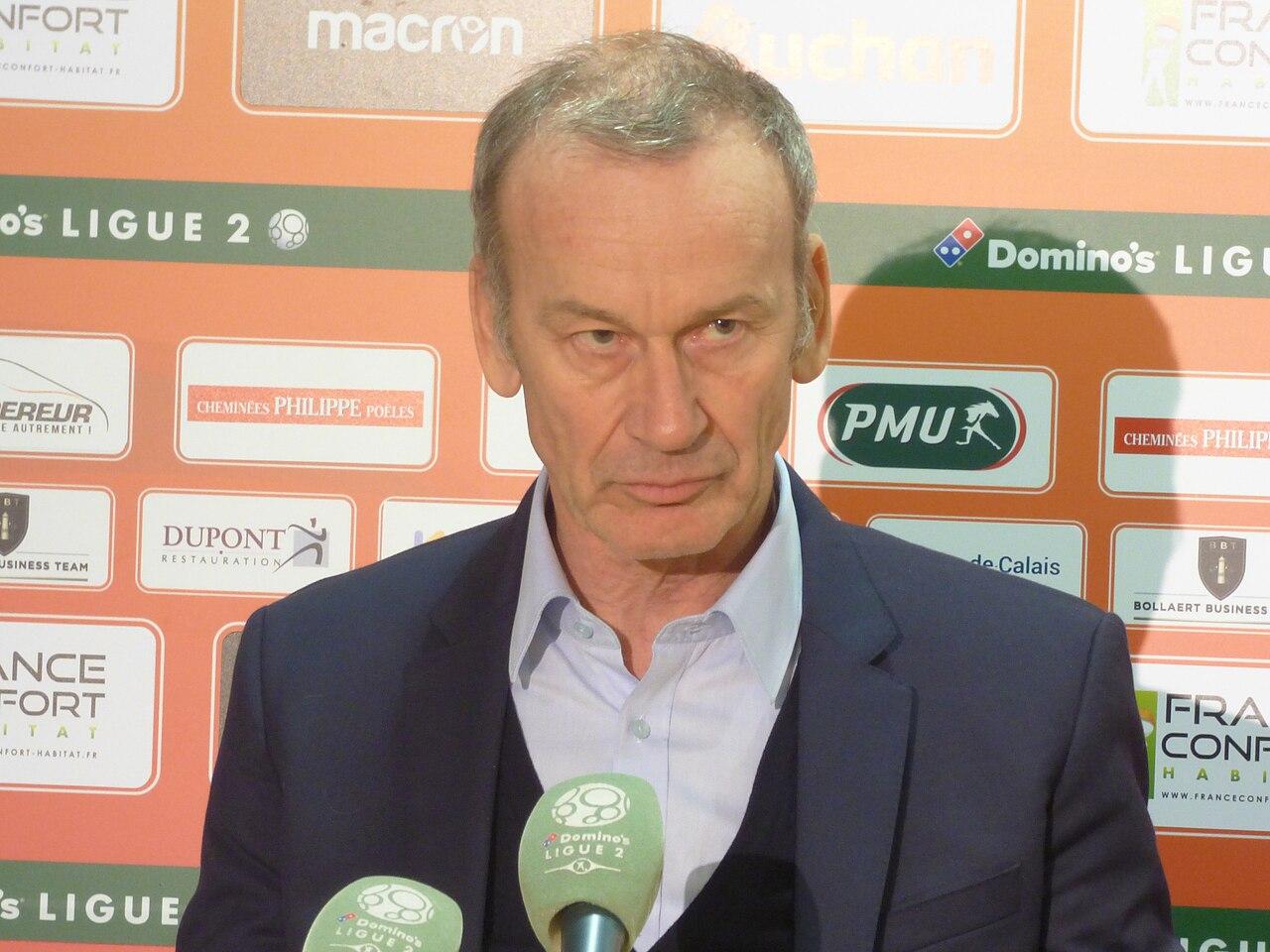 Jean-Marc Furlan, ancien entraîneur français, atteint d'une maladie neurodégénérative liée au football selon son épouse