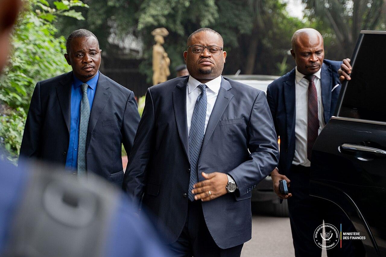 Dette de la RDC : Doudou Fwamba répond à Joseph Kabila et défend l'emprunt