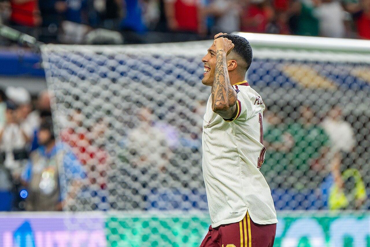Pedro Porro évoque l'intérêt du Barça et du Real mais nie toute offre concrète