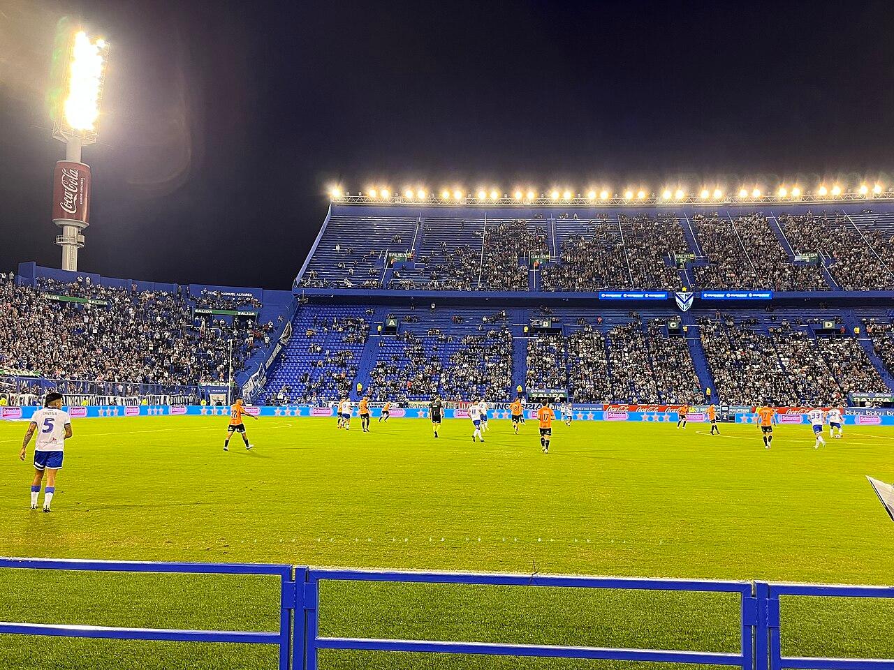 Simón Escobar renoue avec Vélez, le Barça voit son intérêt refroidir